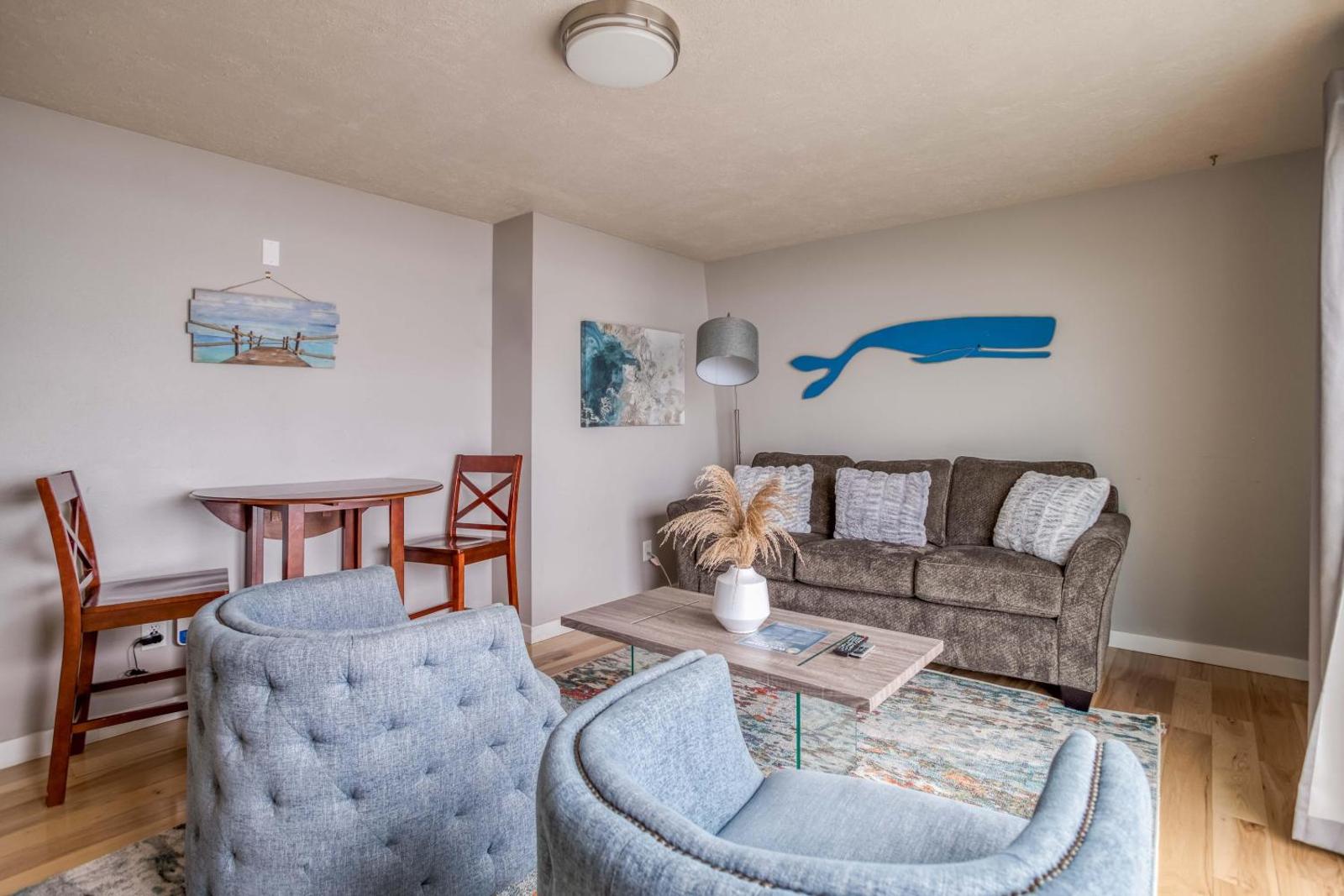 Whale Watcher Condo #2 Main image 1